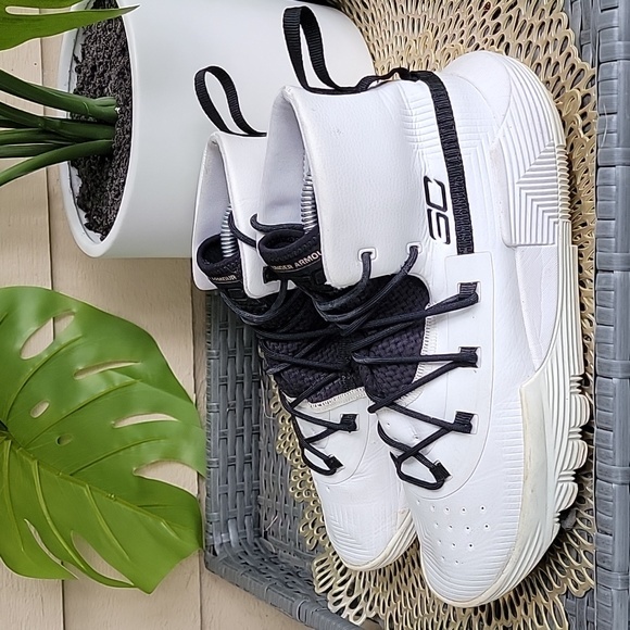 Under Armour Other - Under Armour Mens Steph Curry 3Zer0 2 Basketball Sneaker Shoe White Black Size 8